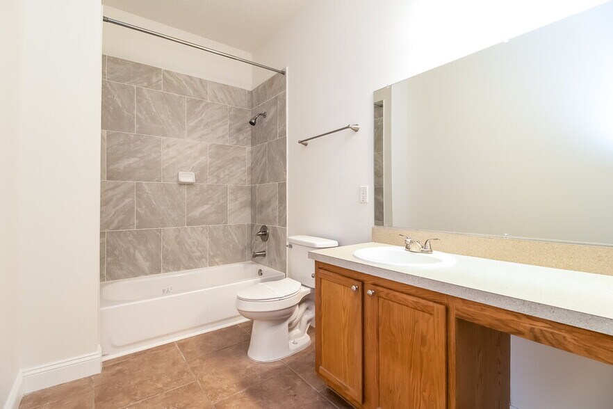 Building Photo - 439 Vicks Landing Dr