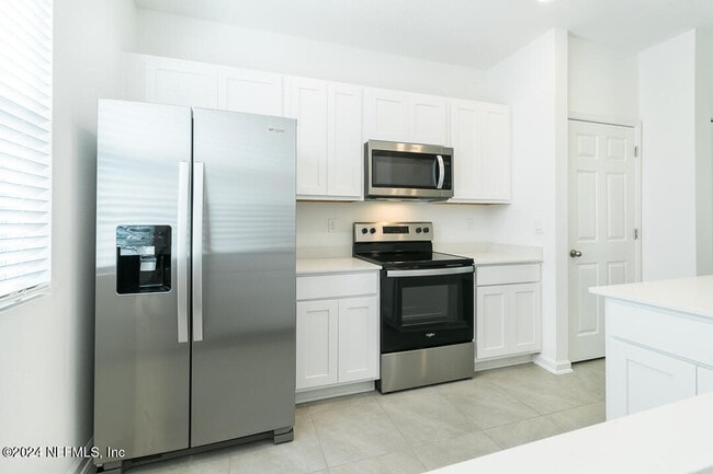 Building Photo - 215 Elmhurst Ln