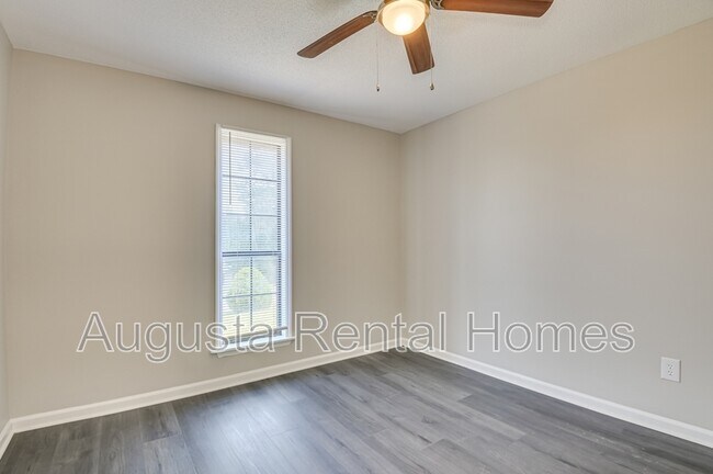 Building Photo - 2716 Cardigan Ct