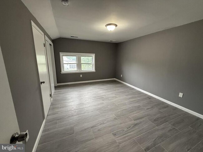 Building Photo - 178 Crosswicks Rd