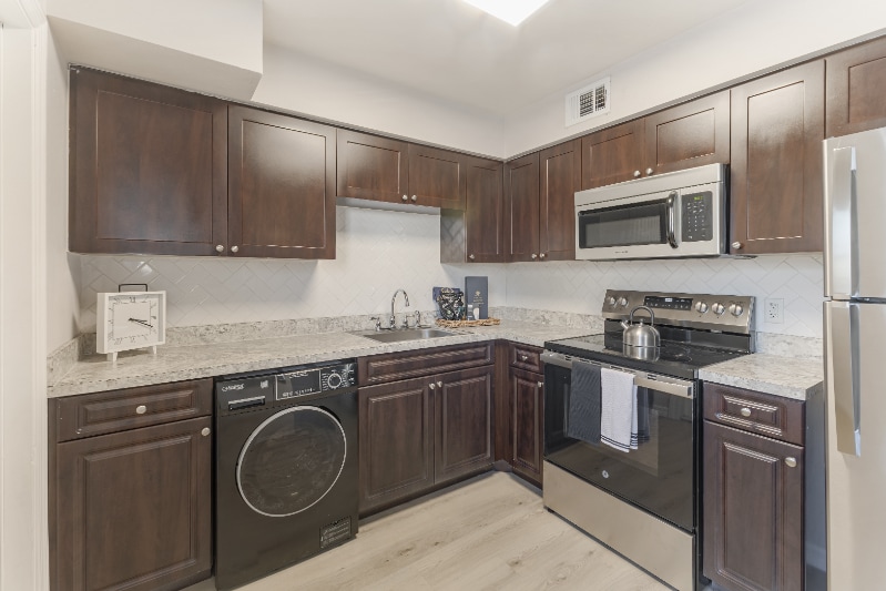 Building Photo - 121 Danube Ave