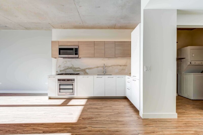 Building Photo - 620 W Randolph St