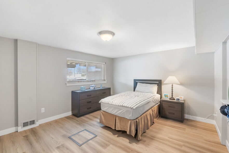 Basement Bed 4 - 318 Highland Dr