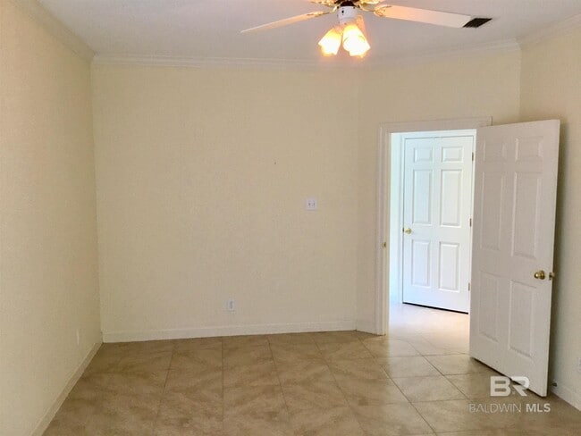 Building Photo - 112 Kensington Ct