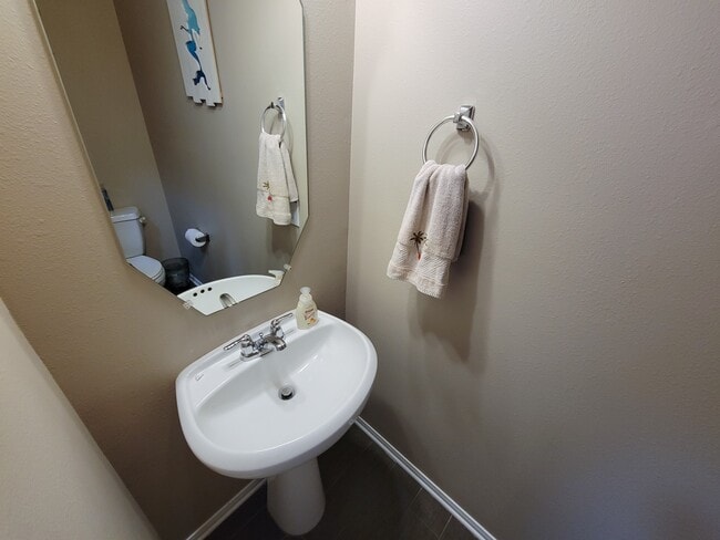 Building Photo - 805 Arlington Pointe Dr