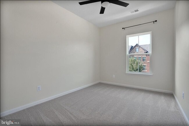 Building Photo - 43393 Charitable St