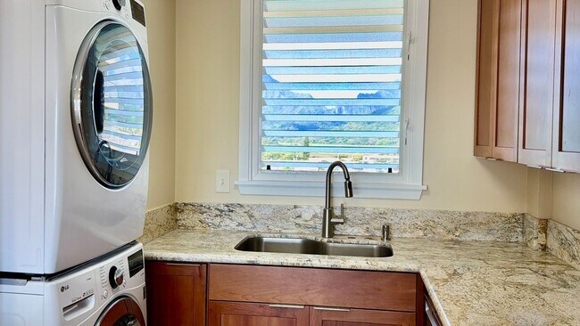Building Photo - 2bd Furnished Apartment with Unobstructed Oceanview
