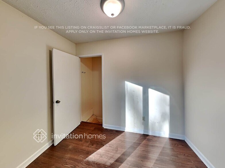 Building Photo - 5905 Sumter Dr