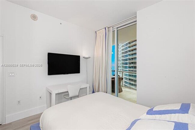 Building Photo - 50 South Pointe Dr