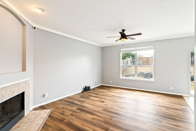 Building Photo - 2735 Encino River