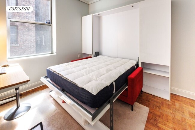 Building Photo - 62 W 87th St