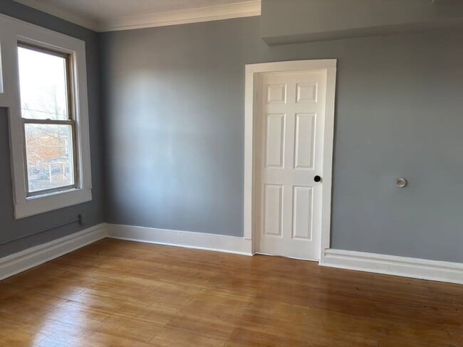 Building Photo - 702-704 S 19 St.