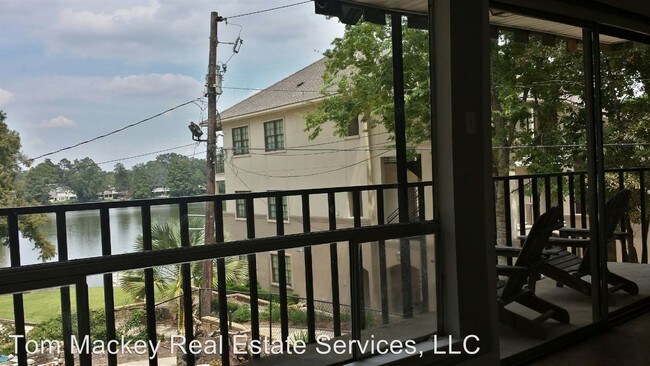 Primary Photo - 561 E State St