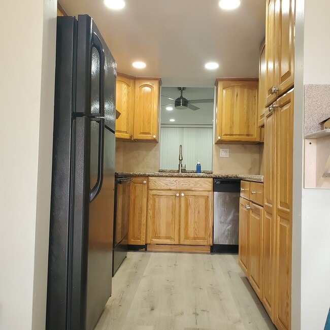 Building Photo - 1114 N 17th Ave