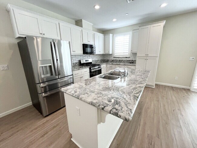 Building Photo - 614 Andrea Dr