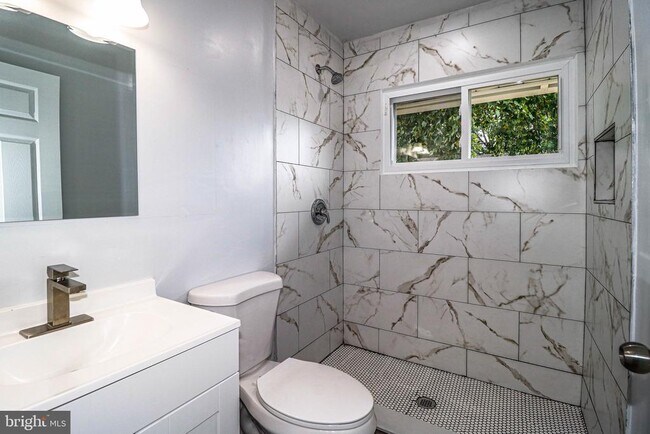 Building Photo - 12 Indigo Rd