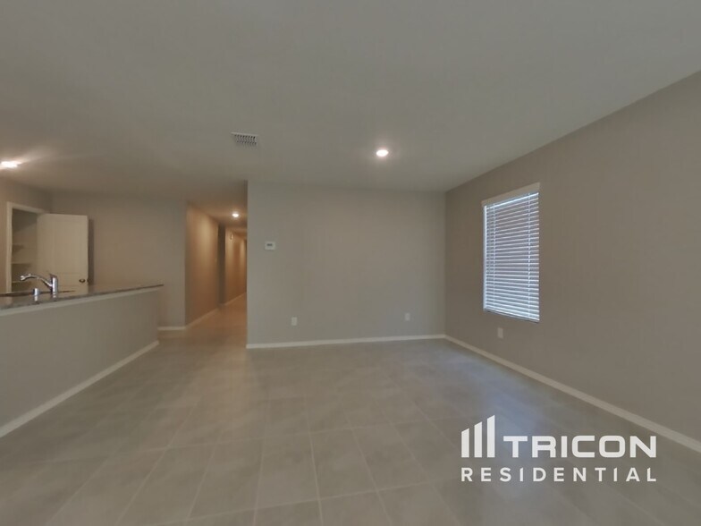 Building Photo - 11844 Mancos Trl
