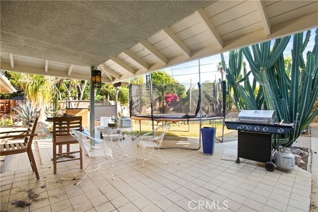 Building Photo - 1185 La Subida Ct