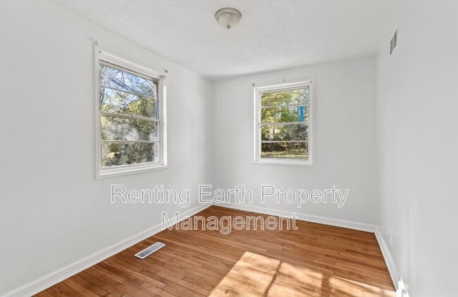 Building Photo - 628 Annie Laura Dr