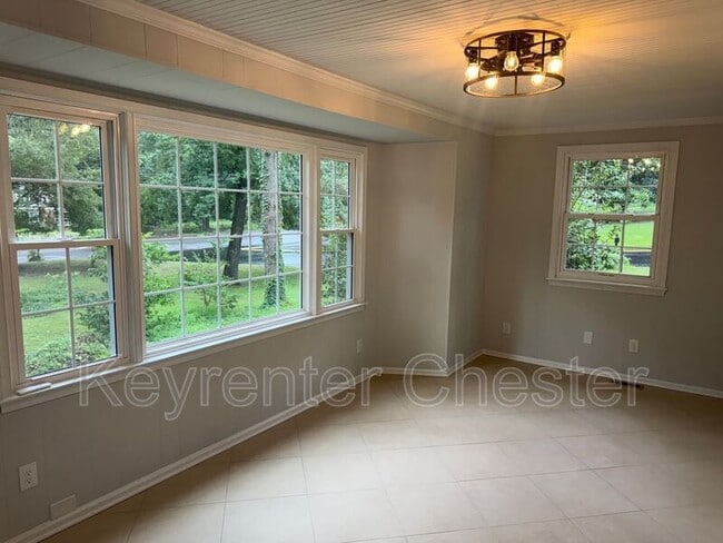 Building Photo - 301 Mansion Dr