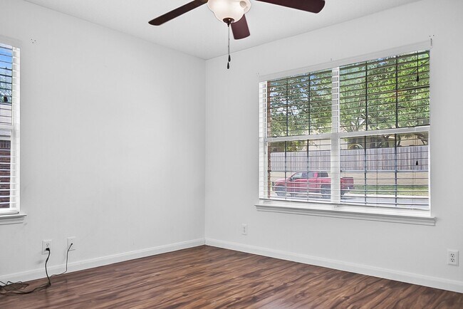 Building Photo - 3 Bedroom/2 Bath Magnolia Heights Subdivision