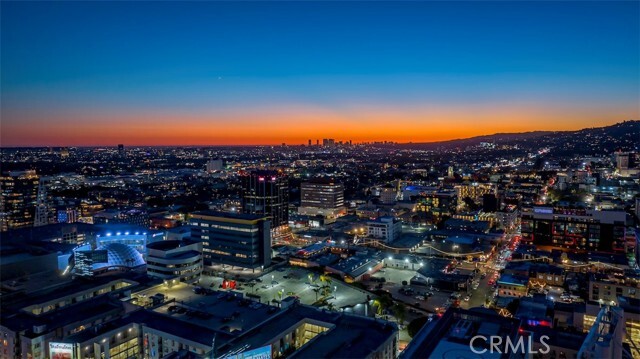 Building Photo - 6250 Hollywood Blvd