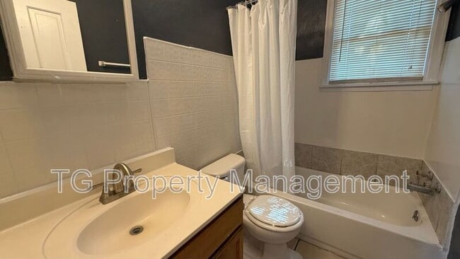 Building Photo - 1162 W 13th St