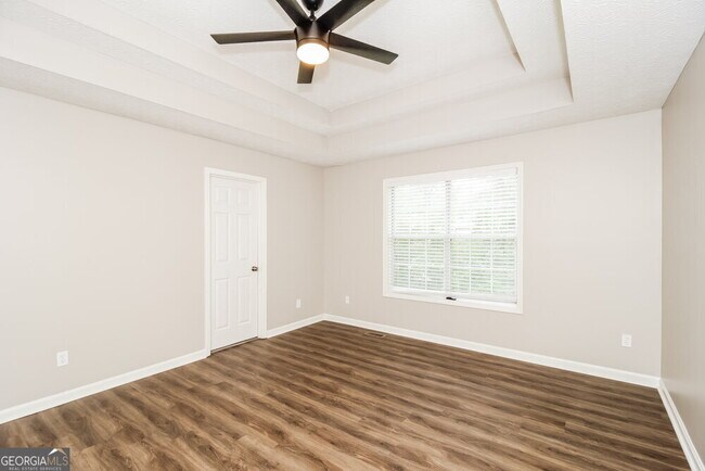 Building Photo - 2869 Overlake Run