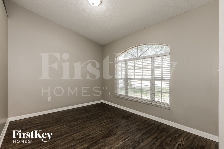 Building Photo - 4705 Hunts Ct