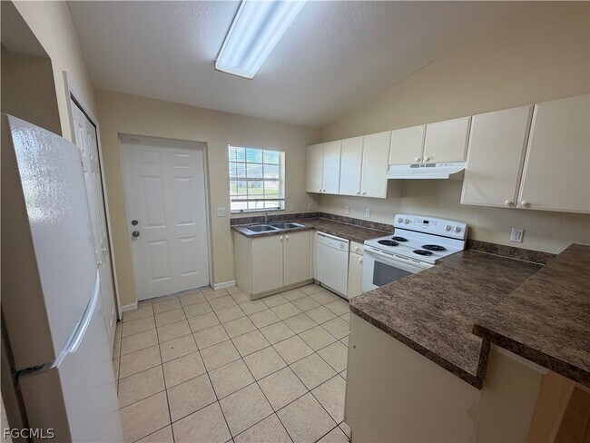 Building Photo - 4543 26th St SW