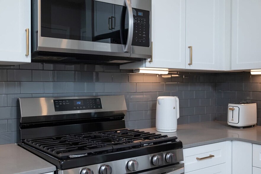 Building Photo - 360 Foley St