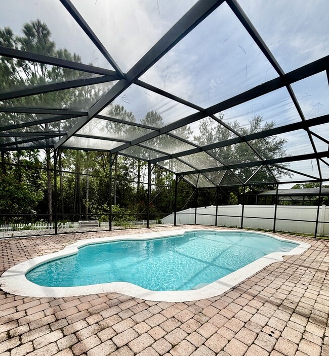 Building Photo - 1545 Cedar Lake Dr