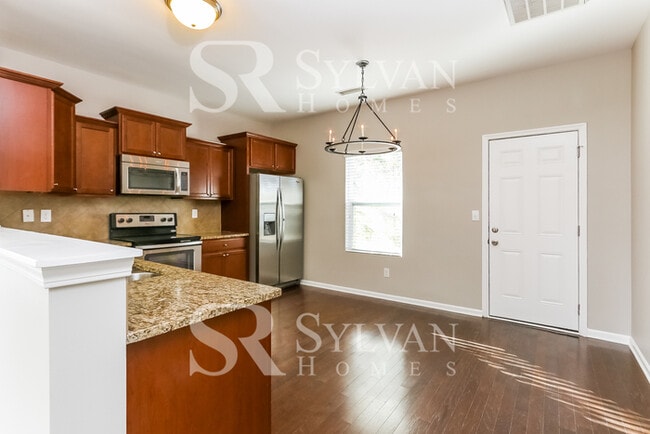 Building Photo - Don't miss out on this charming 3BR 2.5BA home