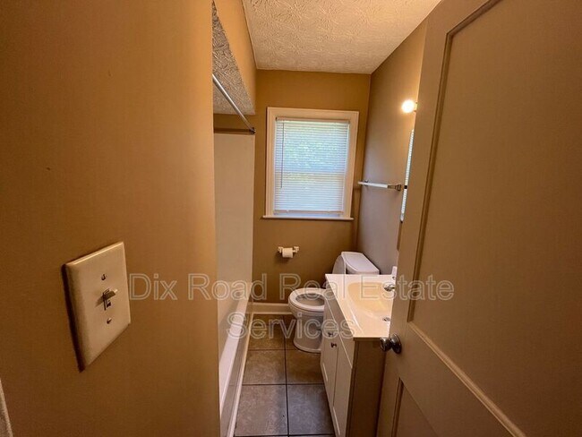 Building Photo - 2108 Arlington Ave