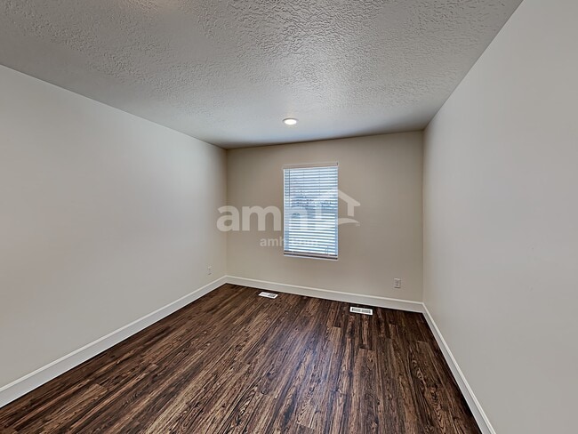 Building Photo - 6026 S Jordan Pkwy W