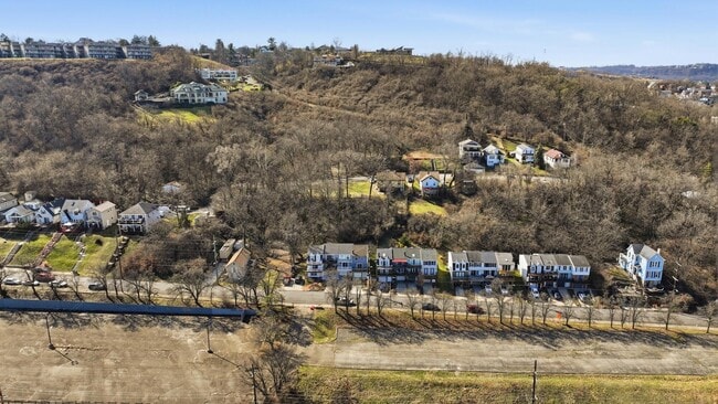 Building Photo - 315 Western Ave