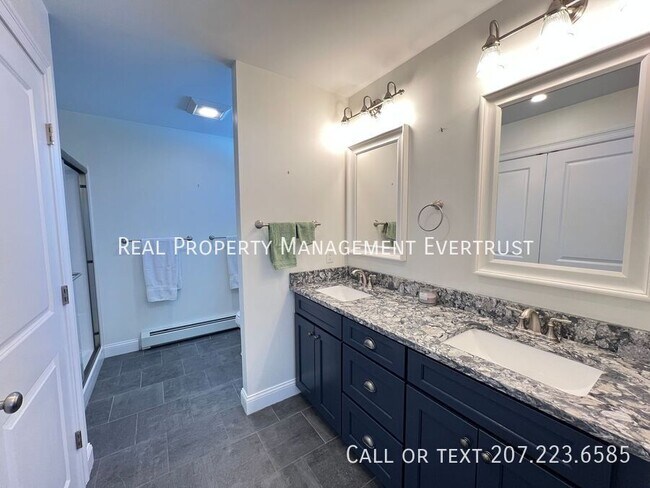 Building Photo - 65 Shore Rd