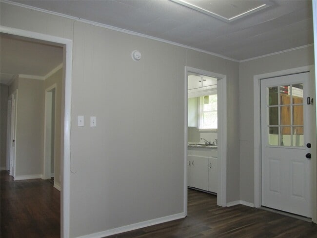 Building Photo - 603 Coryell St