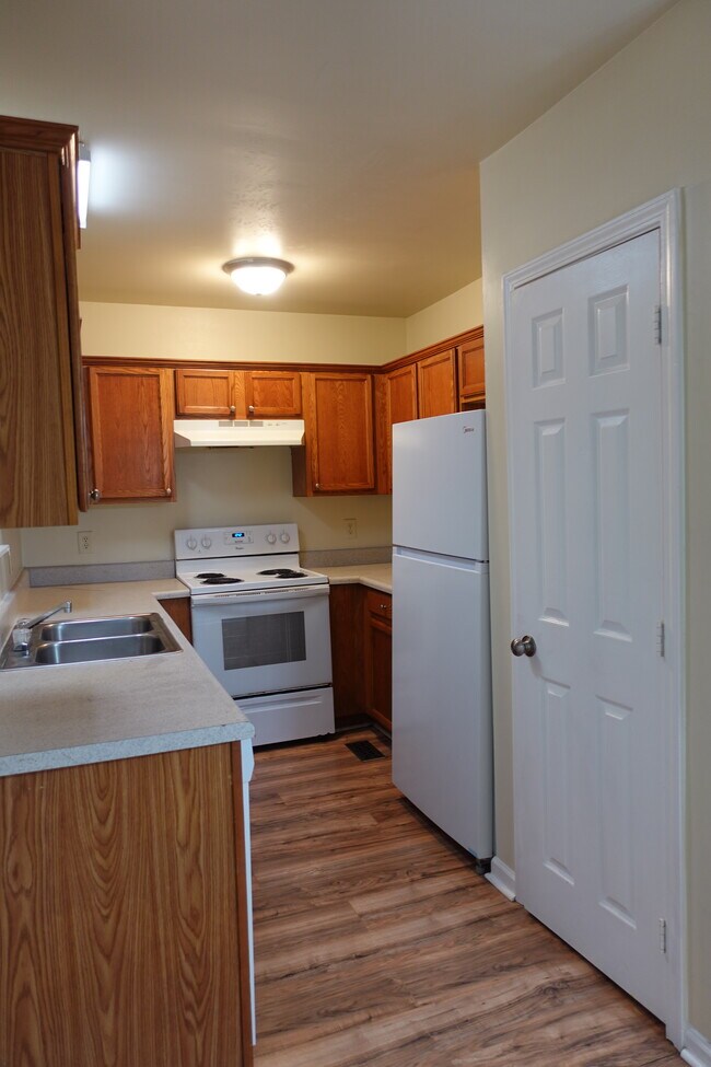 Kitchen - 264 James Albert Johnson Ave