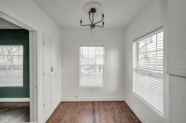 Building Photo - 4204 Lovejoy St