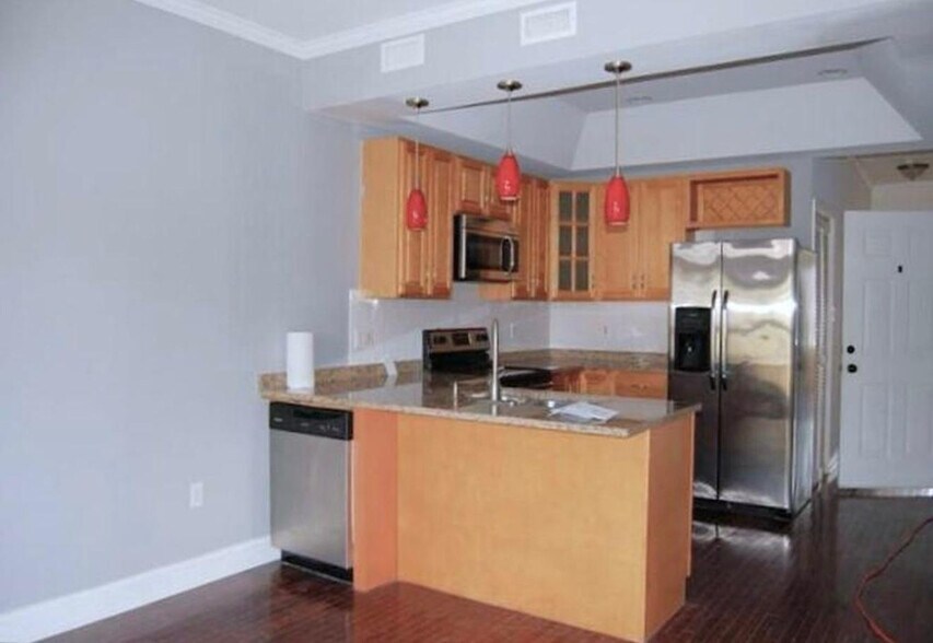 Building Photo - 1917 Wharton St