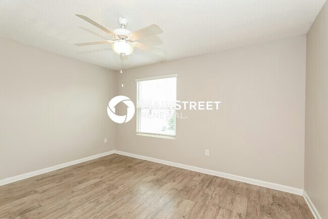 Building Photo - 3 Bedroom Pet-Friendly Home in Jacksonville, FL with Main Street Renewal