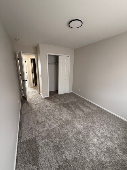 Building Photo - 5843 Butterfield Dr