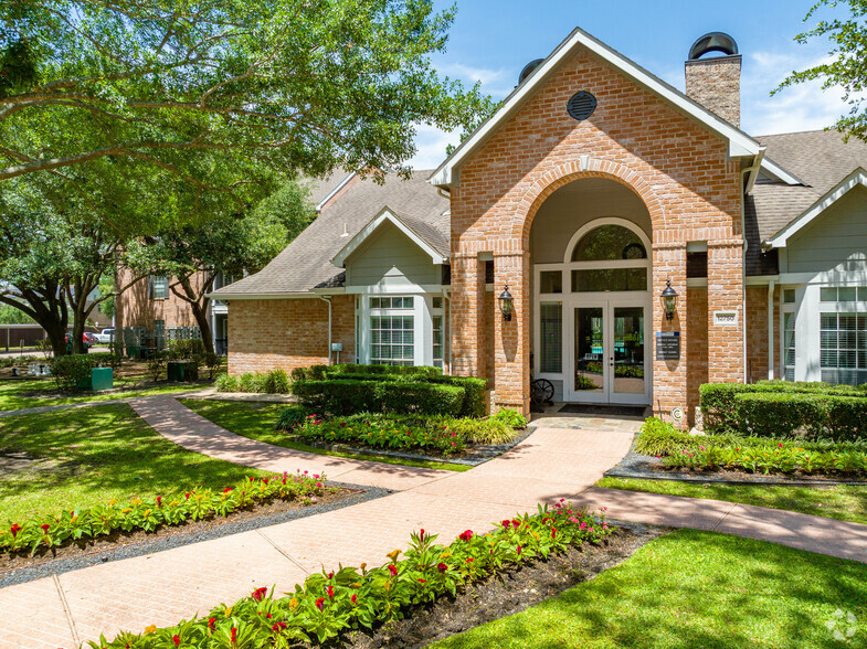 Primary Photo - Lexington Apartments