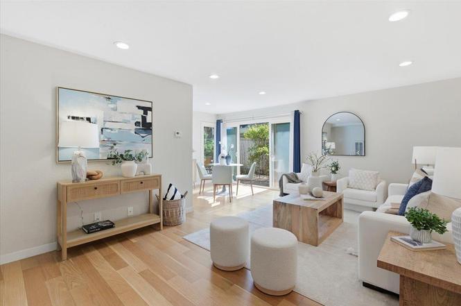 Building Photo - 280 Easy St