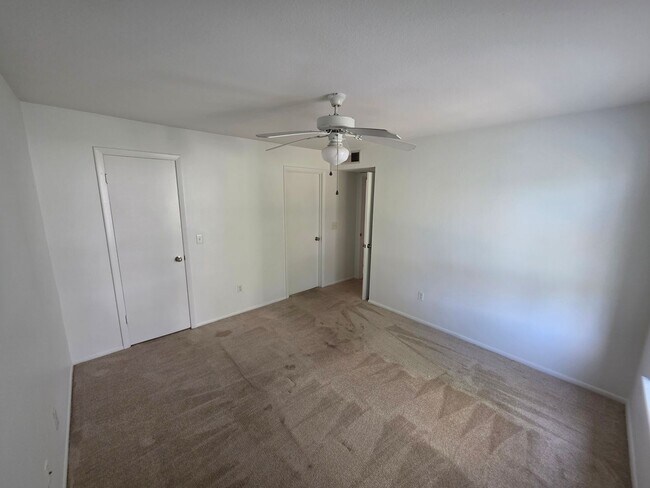 Building Photo - 1481 Center St Ext
