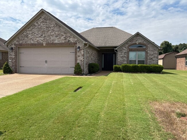 Building Photo - 322 Hidden Springs Ln