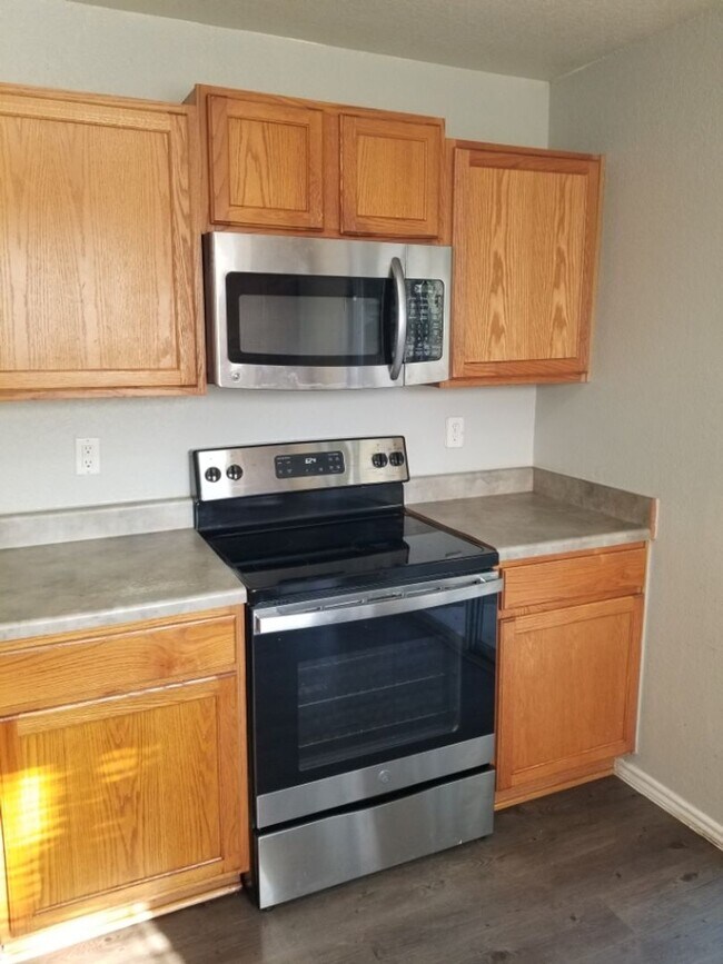 Building Photo - 2354 Mission View