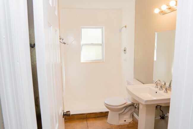 Building Photo - 1483 Elderton Dr