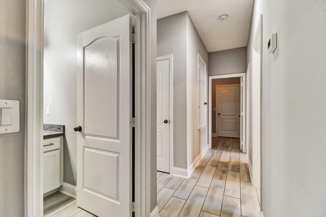 Building Photo - 1856 Napoli Dr